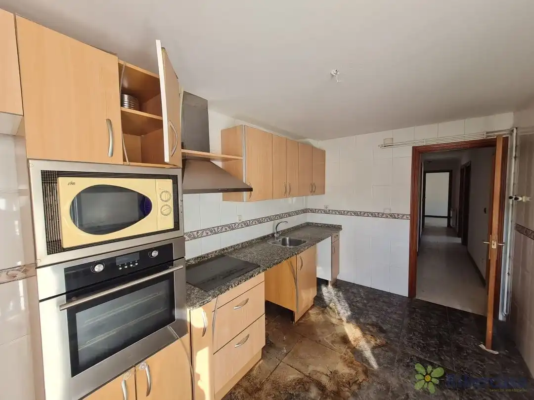 Cocina de Piso en venta en Cintruénigo con Calefacción, Trastero y Balcón