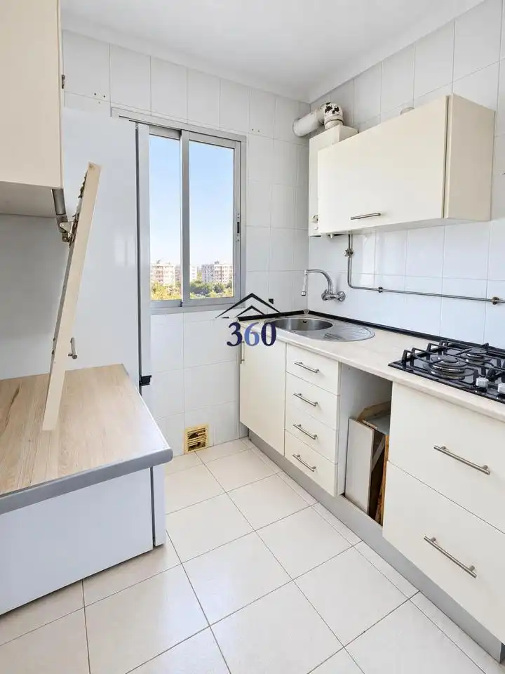 Piso en venta en Calle Pintor Murillo, imagen 2