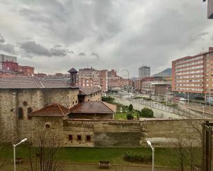 Vista exterior de Pis de lloguer en Bilbao  amb Calefacció i Terrassa