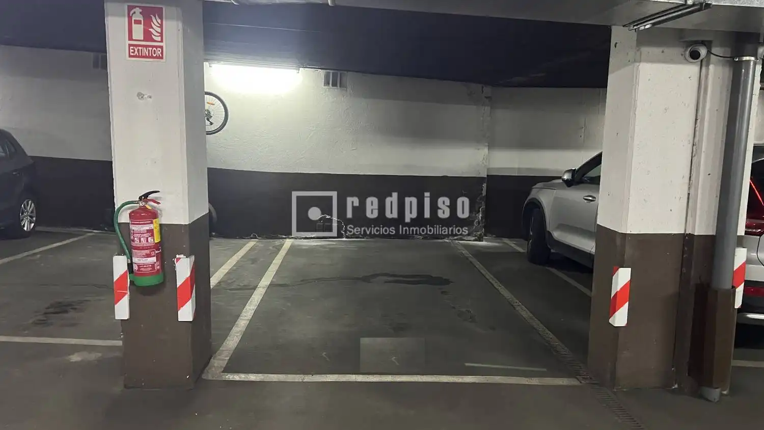 Aparcament de Pis en venda en Madrid amb Calefacció, Jardí privat i Parquet