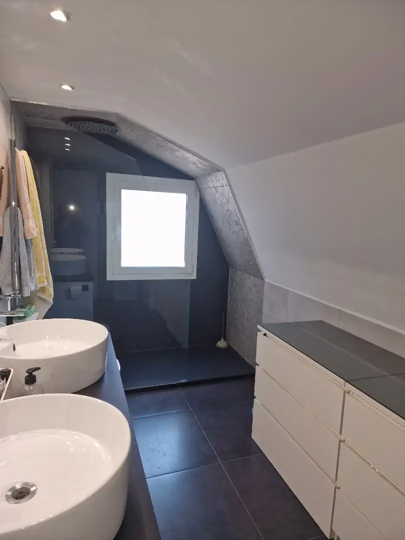 Baño de Dúplex de alquiler en Madrid con Aire acondicionado, Calefacción y Piscina