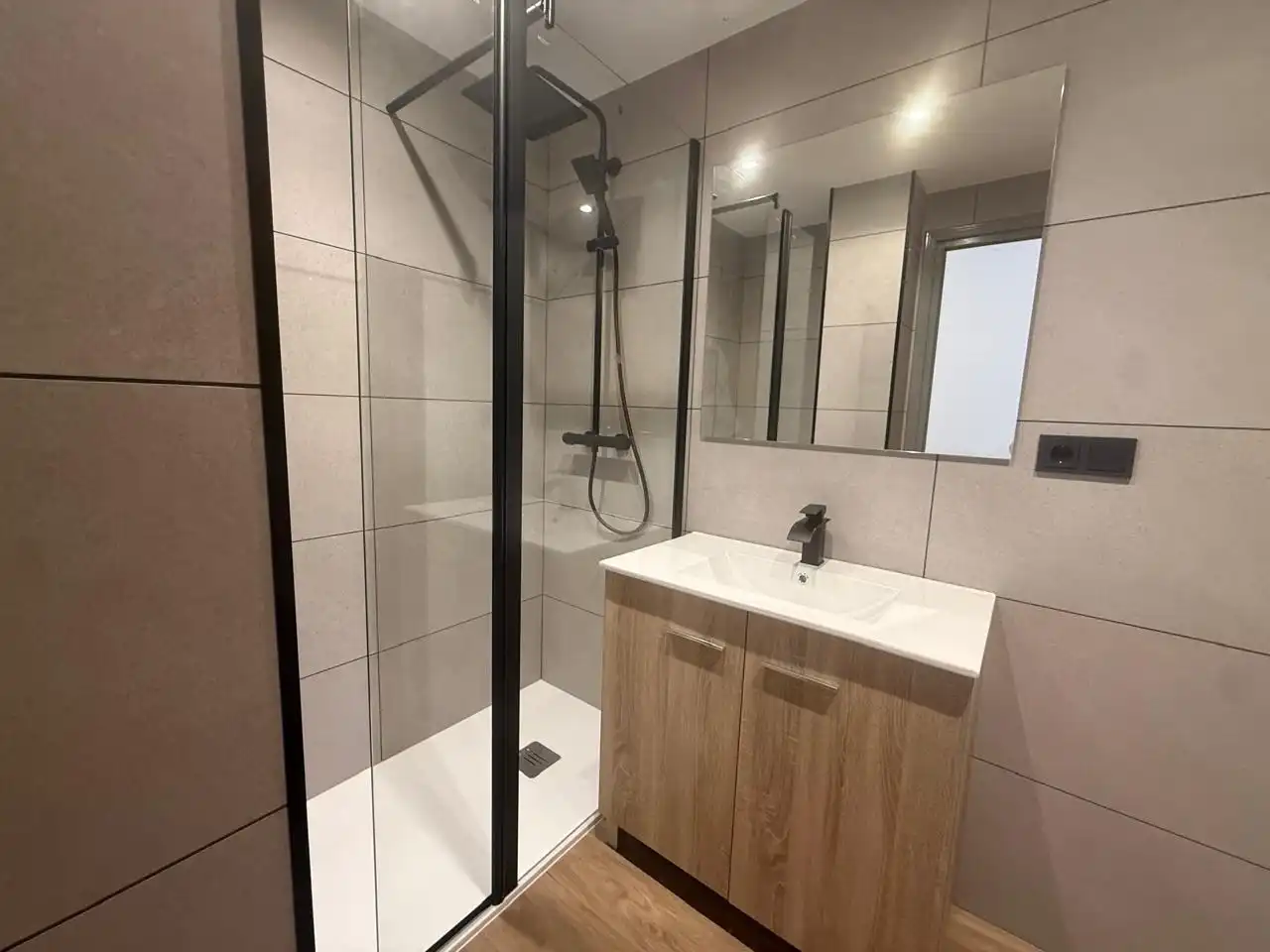 Baño de Estudio de alquiler en Canillo con Calefacción, Terraza y Amueblado