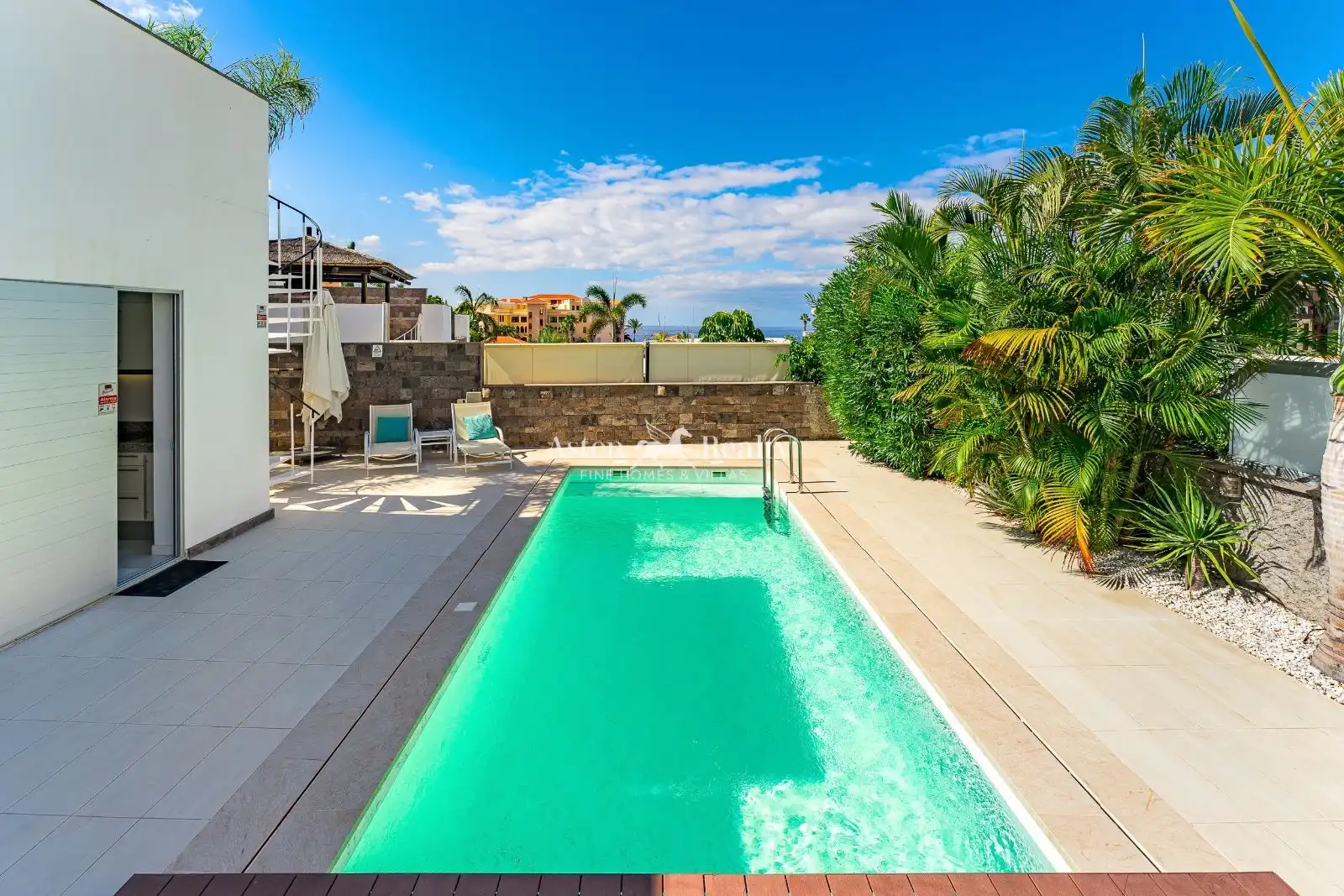 House with pool for sale in Londres, imagen 6