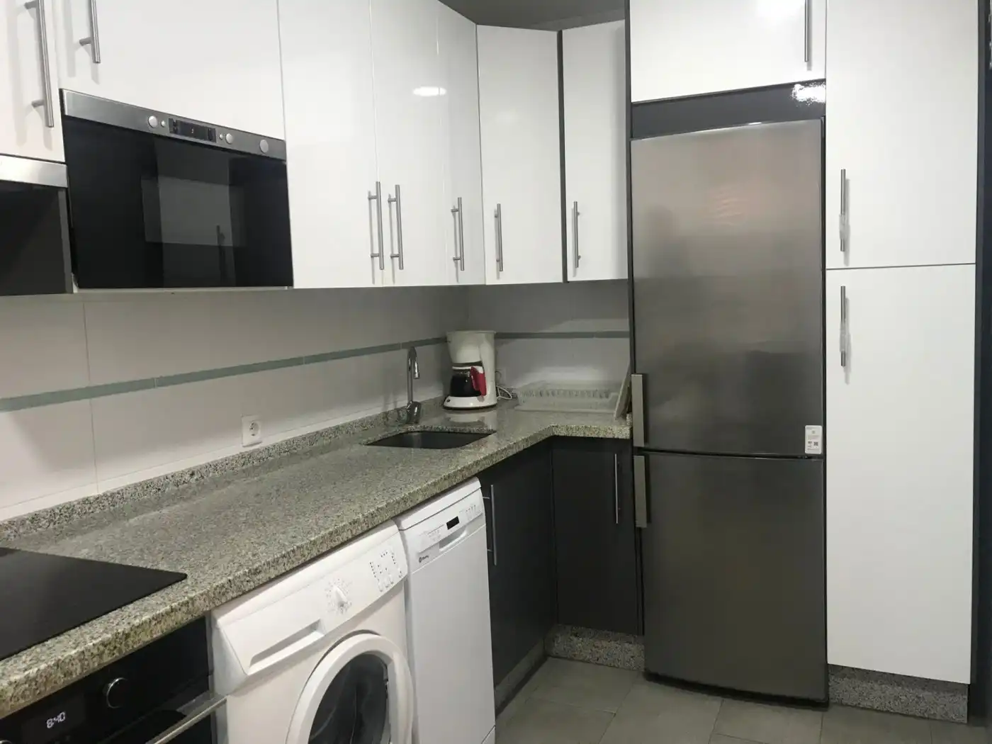 Cocina de Dúplex de alquiler en Cádiz con Terraza y Amueblado