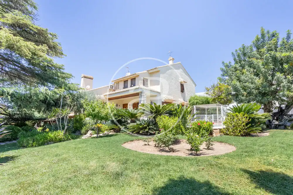 Vista exterior de Casa o chalet en venta en Paterna con Aire acondicionado, Calefacción y Jardín privado