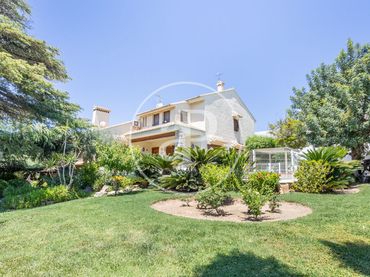 Casa con balcón en venta en Casas Verdes