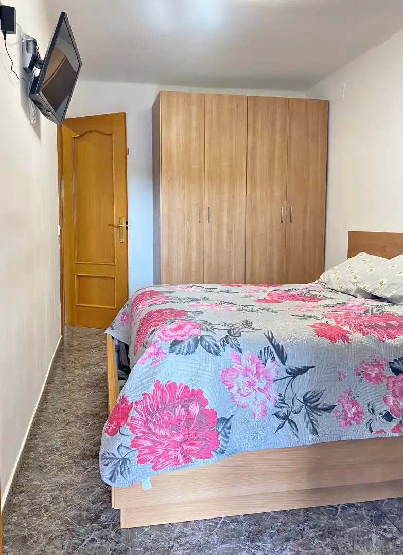 Bedroom of Flat for sale in L'Hospitalet de Llobregat  with Air Conditioner, Oven and Balcony