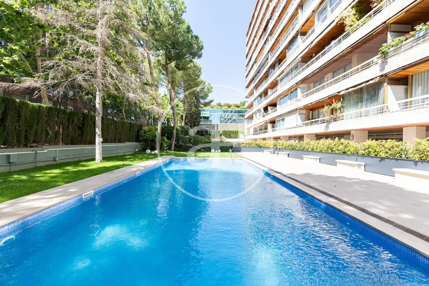 Piscina de Piso de alquiler en Barcelona con Calefacción, Jardín privado y Balcón