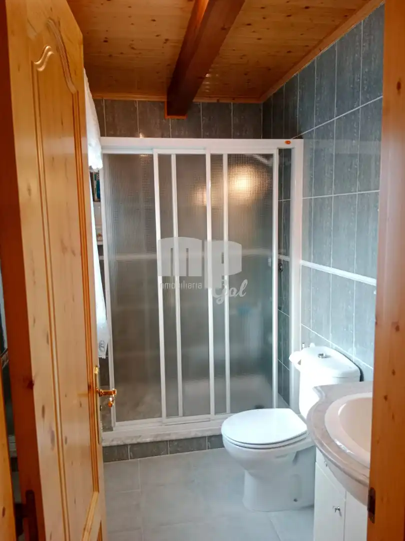 Baño de Casa o chalet en venta en Redondela con Calefacción, Jardín privado y Trastero