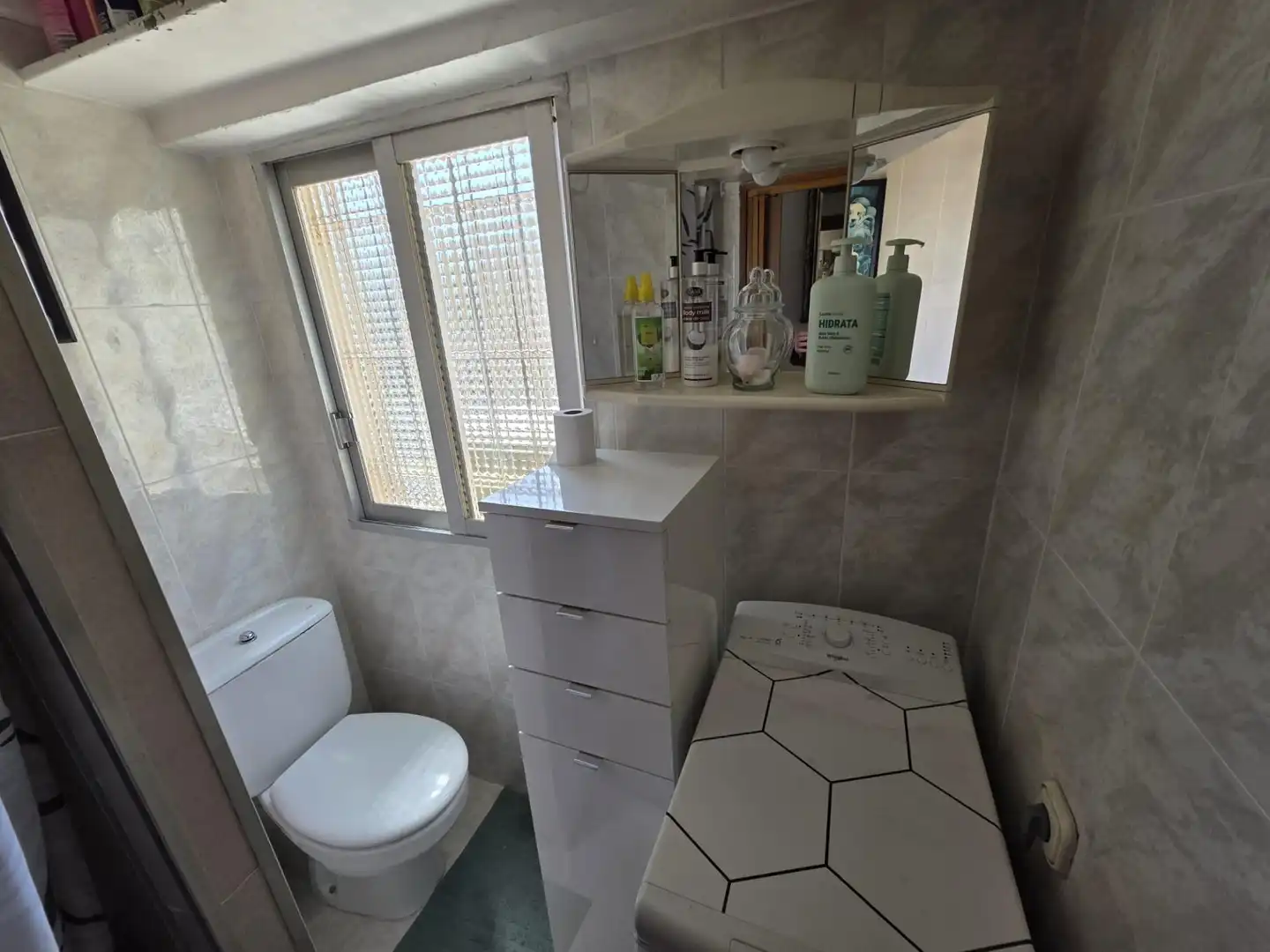 Bathroom of Flat for sale in Benidorm  with Private garden, Furnished and Community pool