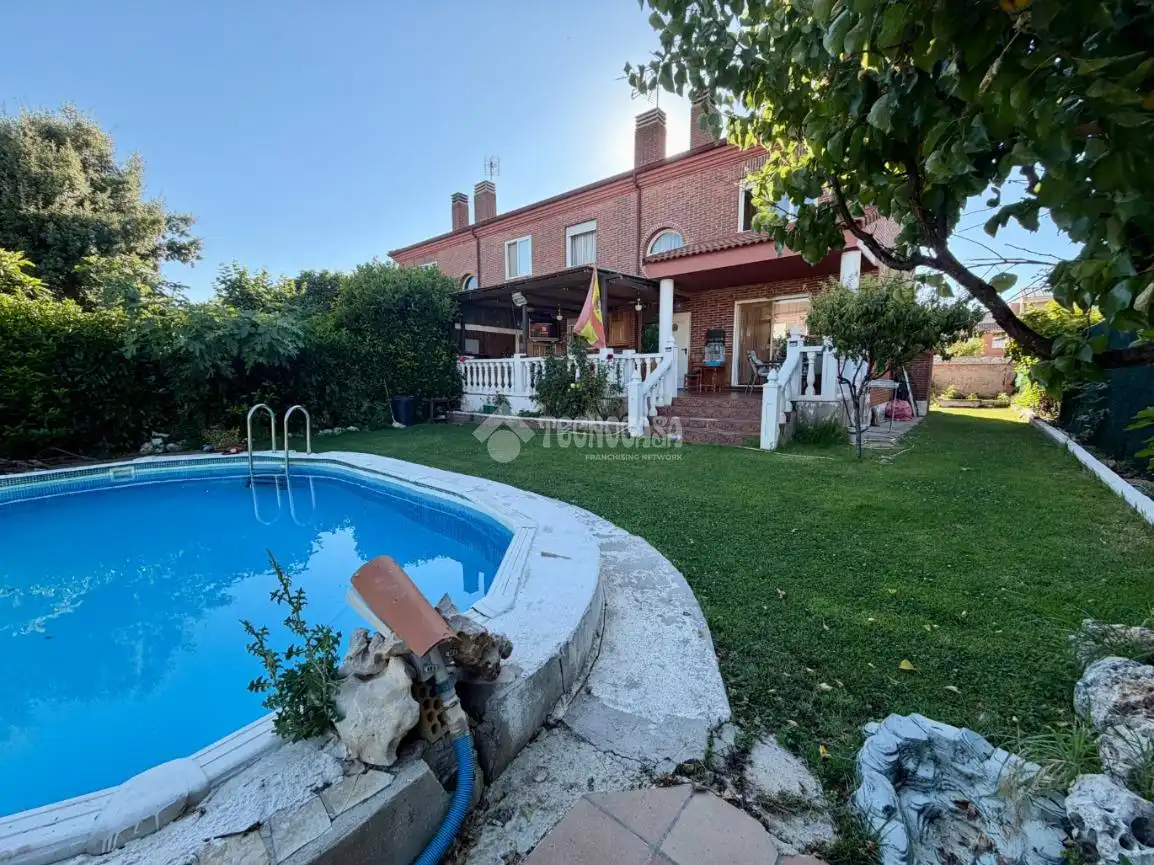 Casa pareada en venta en Villanueva de la Torre