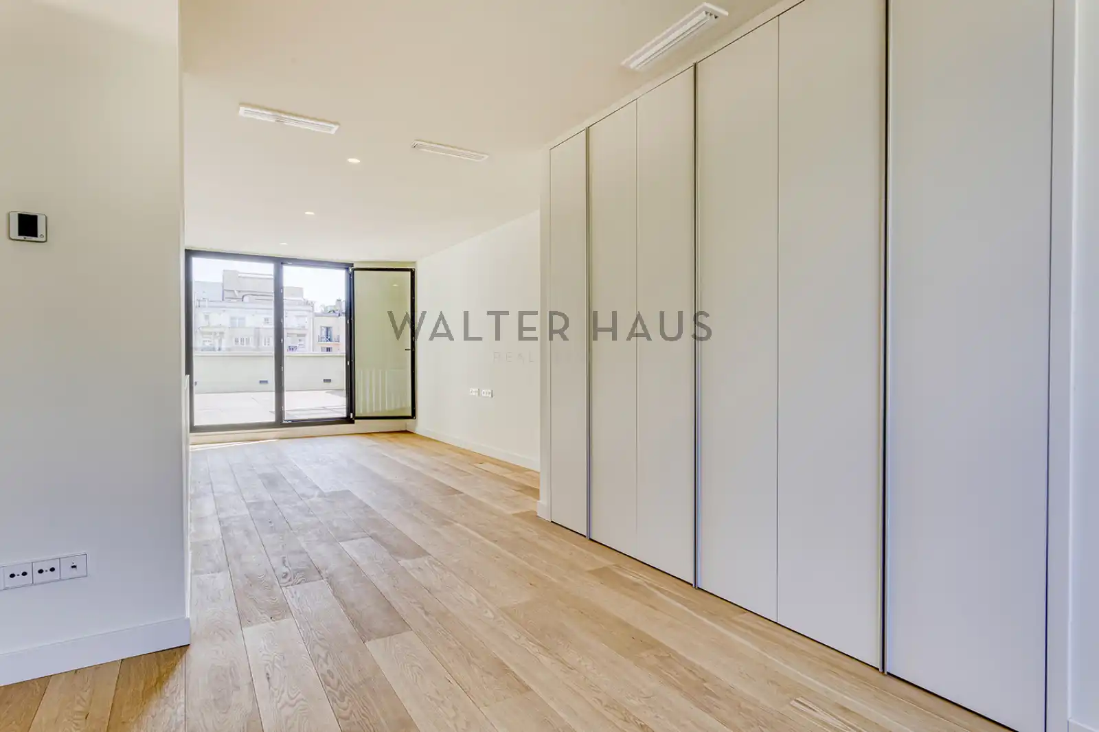 Penthouse with terrace for sale in Carrer de Pau Claris, imagen 24