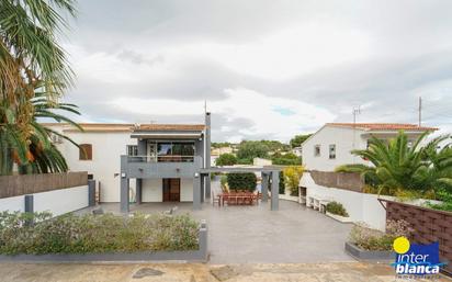 Vista exterior de Casa adosada en venda en Moraira amb Aire condicionat, Terrassa i Piscina