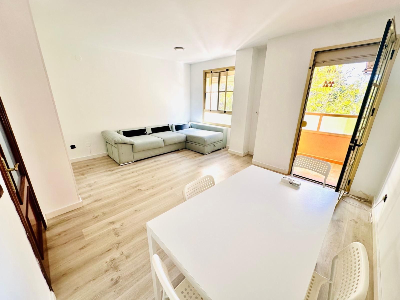 Sala d'estar de Pis en venda en Málaga Capital amb Aire condicionat, Terrassa i Piscina comunitària