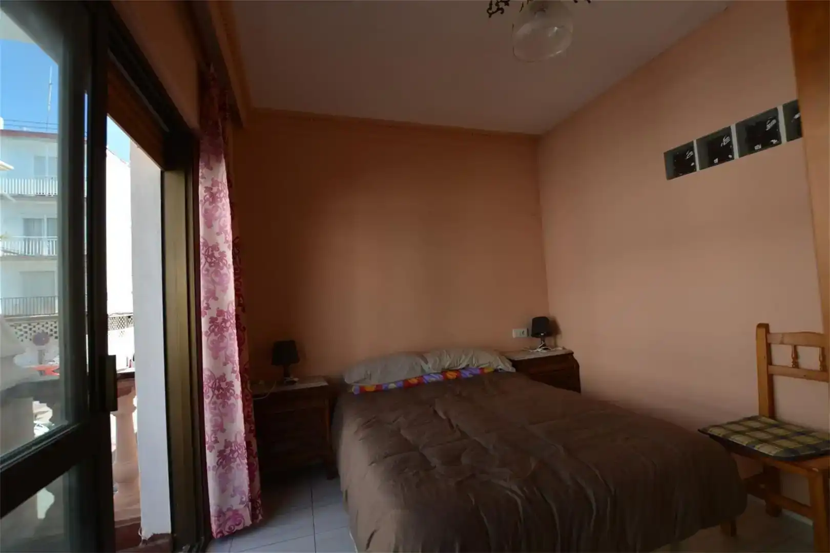 Schlafzimmer von Einfamilien-Reihenhaus zum Verkauf in Nerja mit Klimaanlage und Balkon