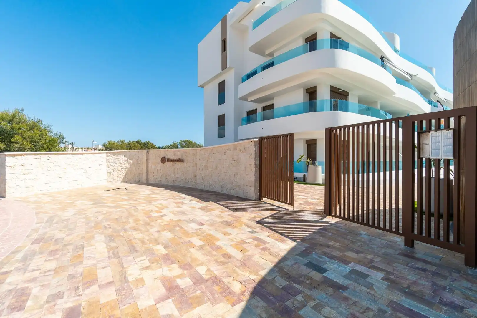 Vista exterior de Apartament en venda en Orihuela amb Calefacció, Jardí privat i Terrassa
