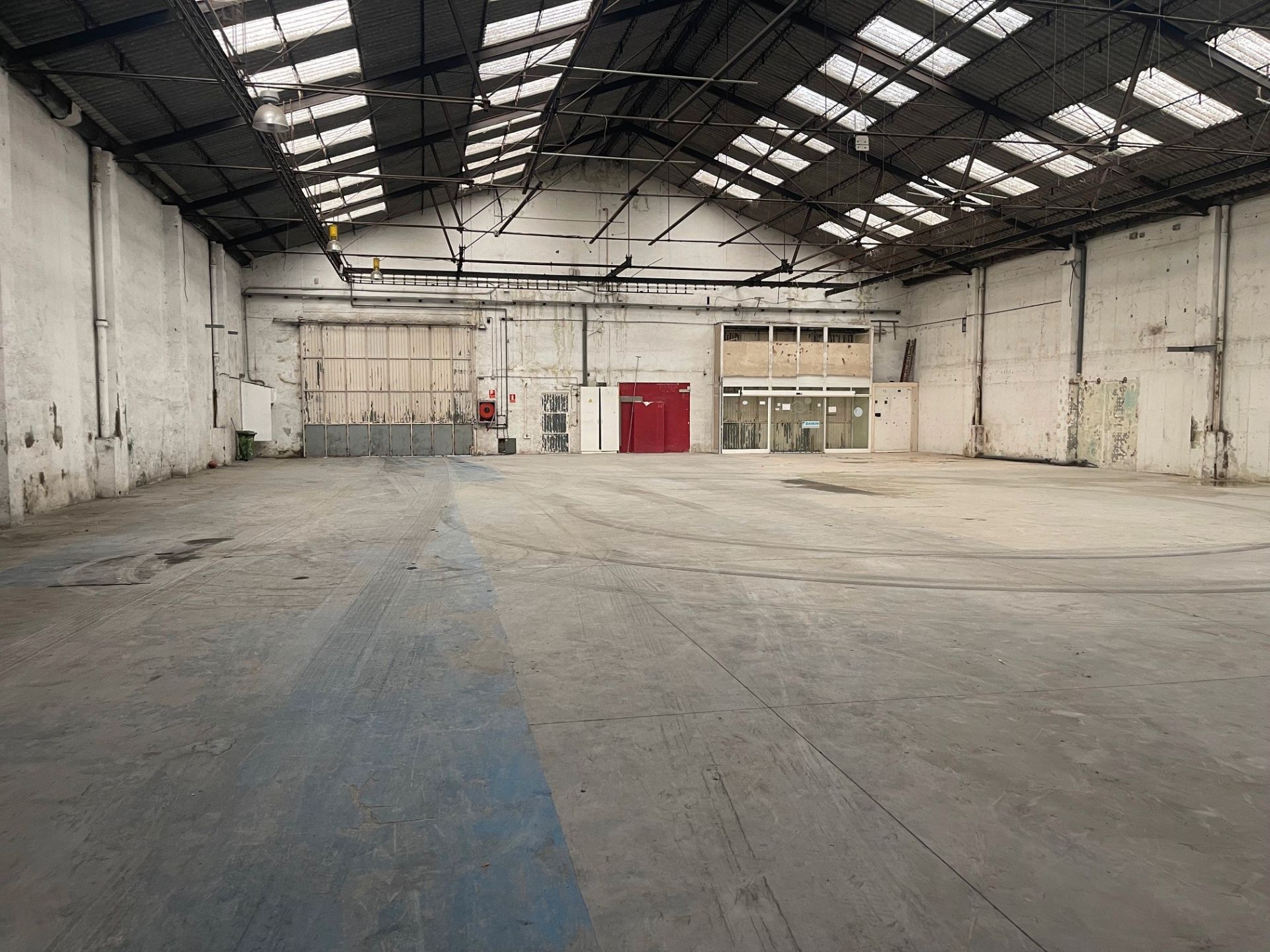 Nau industrial de lloguer a La Vila Olímpica del Poblenou