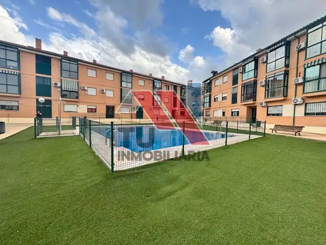 Piscina de Pis en venda en Fuensalida amb Balcó i Piscina comunitària