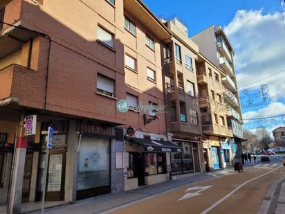 Vista exterior de Pis en venda en Segovia Capital amb Calefacció, Parquet i Terrassa