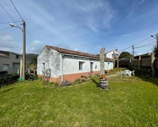 Vista exterior de Casa o xalet en venda en Vilagarcía de Arousa amb Jardí privat