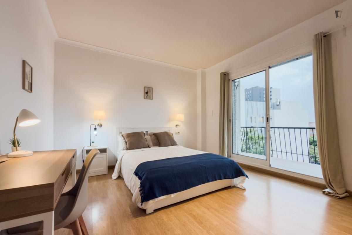 Habitación de Apartamento para compartir en  Barcelona Capital con Amueblado, Horno y Lavadora