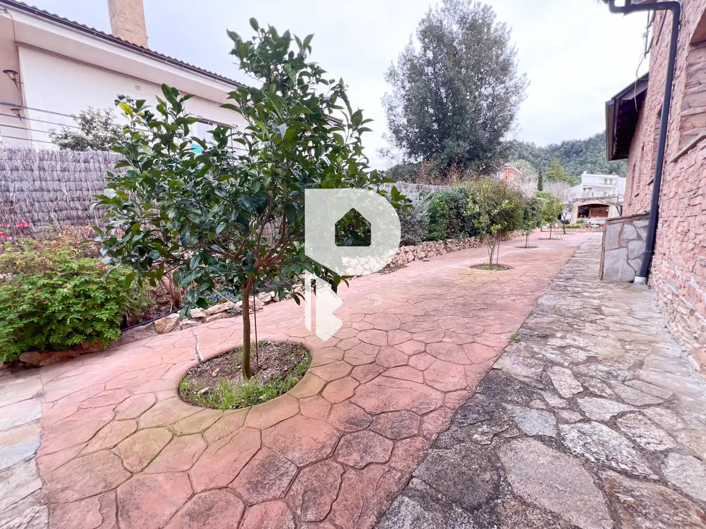 Jardí de Casa o xalet en venda en Vallirana amb Aire condicionat, Calefacció i Jardí privat