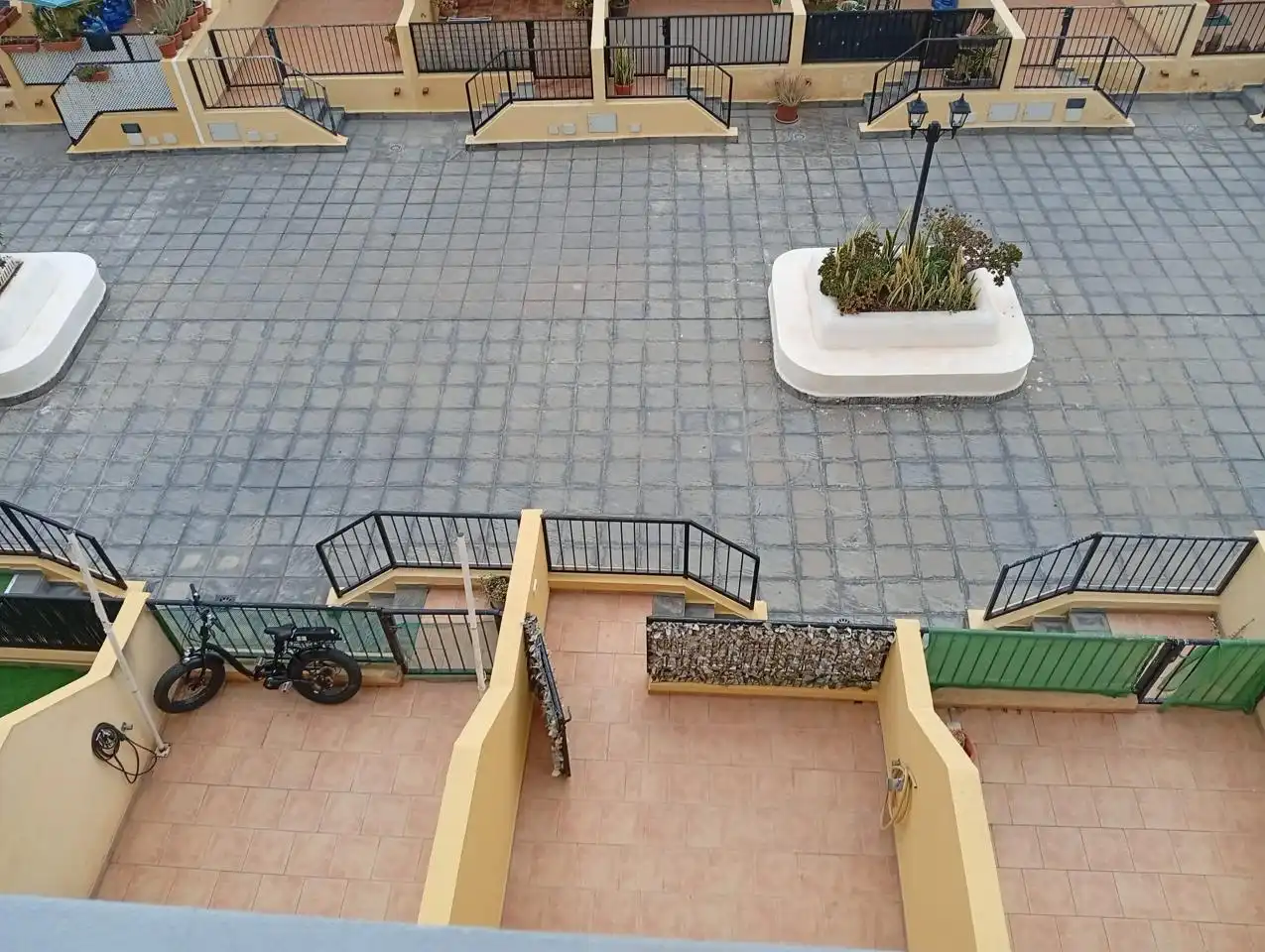 Vista exterior de Casa adosada en venda en Arona amb Terrassa i Traster