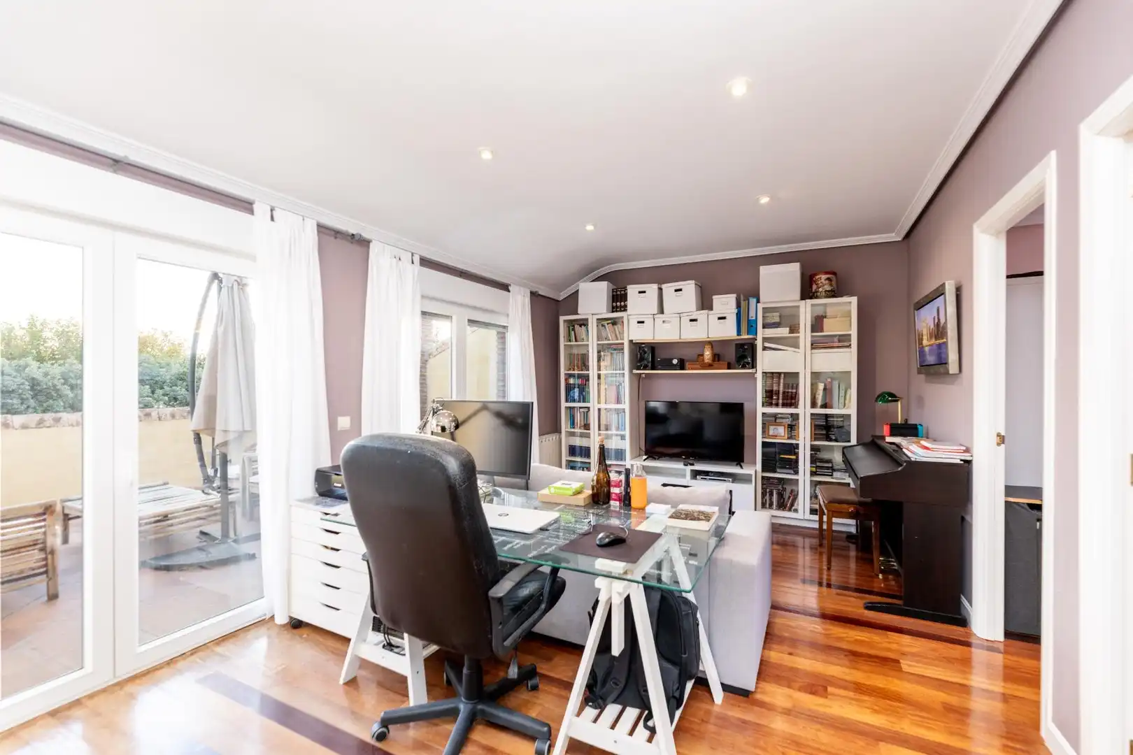 Sala de estar de Casa o chalet en venta en Torrelodones con Aire acondicionado, Calefacción y Jardín privado