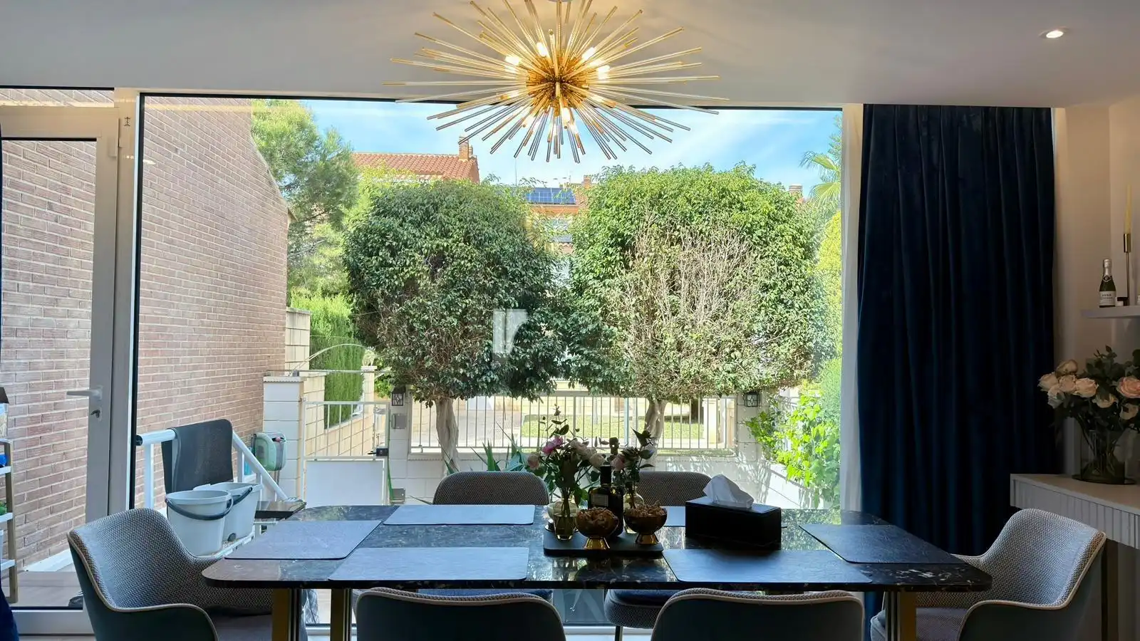 Comedor de Casa o chalet en venta en Alicante / Alacant con Aire acondicionado, Calefacción y Jardín privado