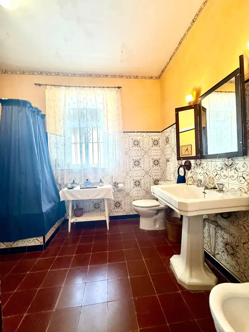 Baño de Casa o chalet en venta en Algeciras con Jardín privado, Terraza y Piscina