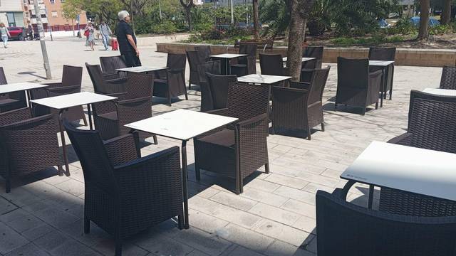 Local comercial en Alquiler en Albufereta