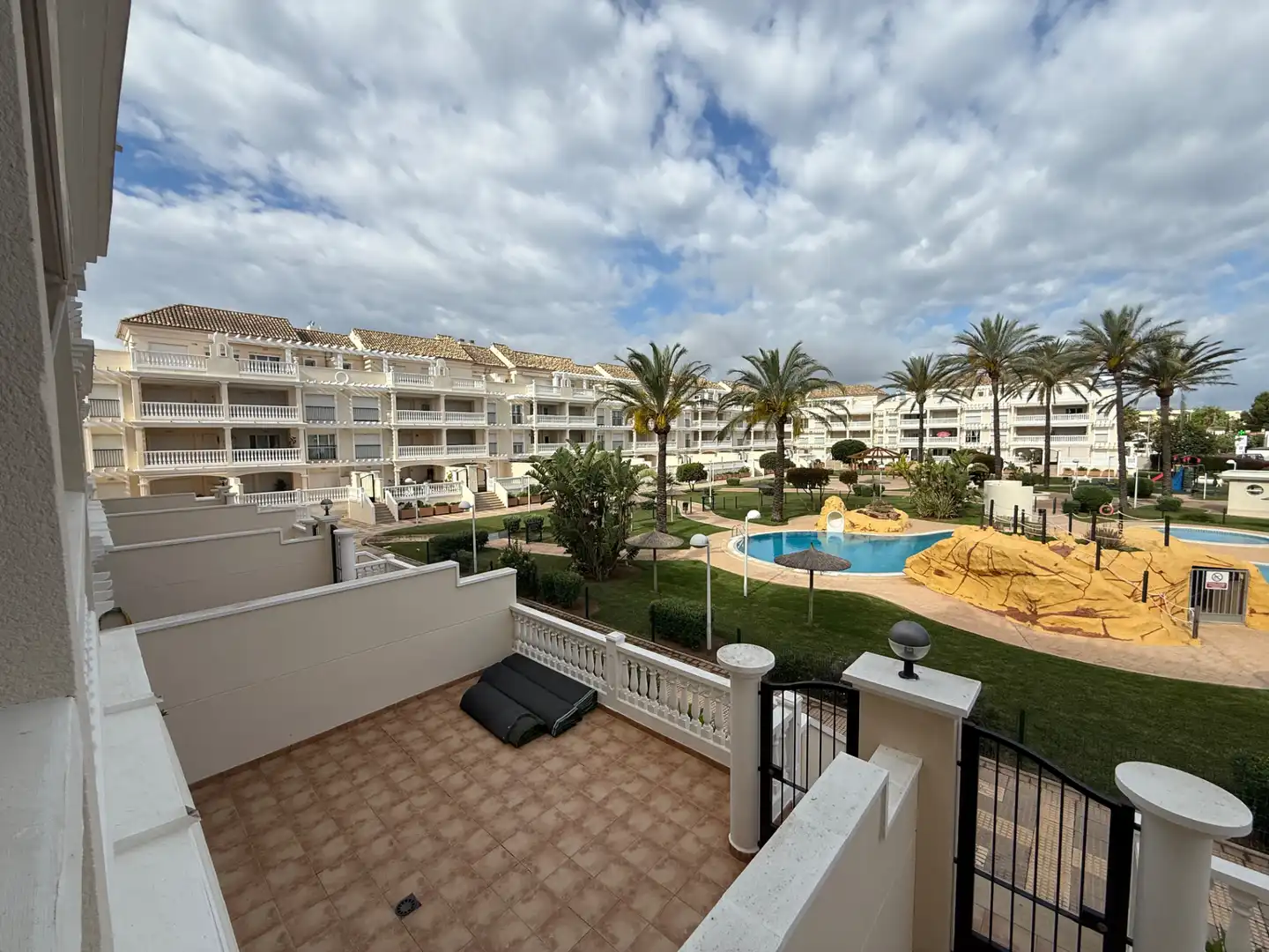 Vista exterior de Apartament en venda en Dénia amb Aire condicionat, Calefacció i Terrassa
