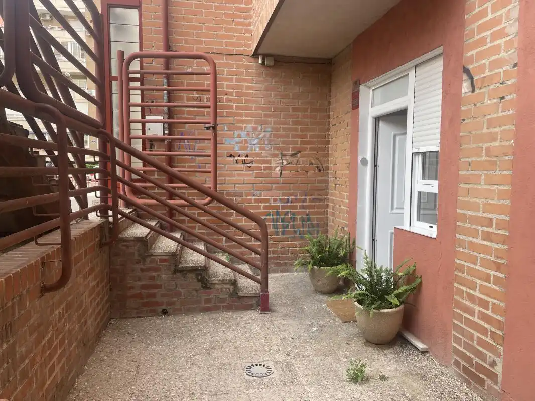 Vista exterior de Loft de alquiler en Madrid con Calefacción, Terraza y Balcón