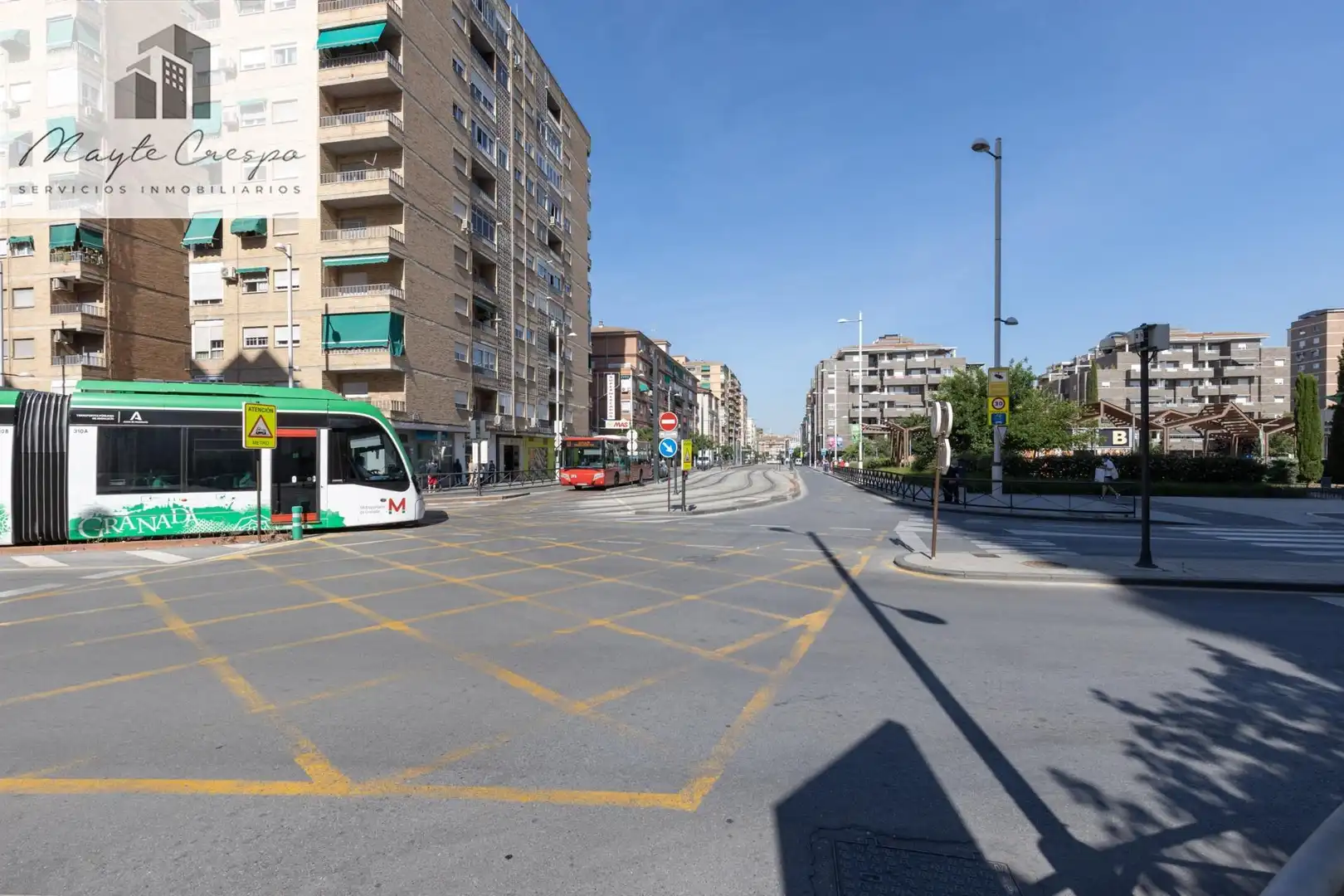 Vista exterior de Piso en venta en Granada con Terraza, Amueblado y Balcón