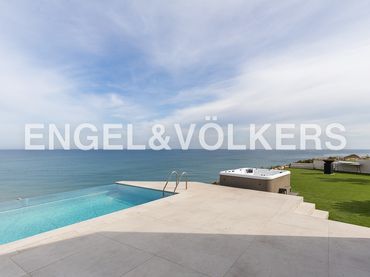 Casa con balcón en venta en El Faro