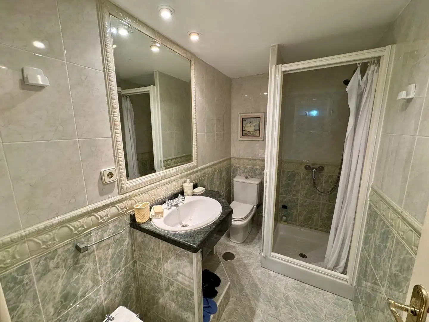 Baño de Piso de alquiler en Alicante / Alacant con Calefacción y Amueblado