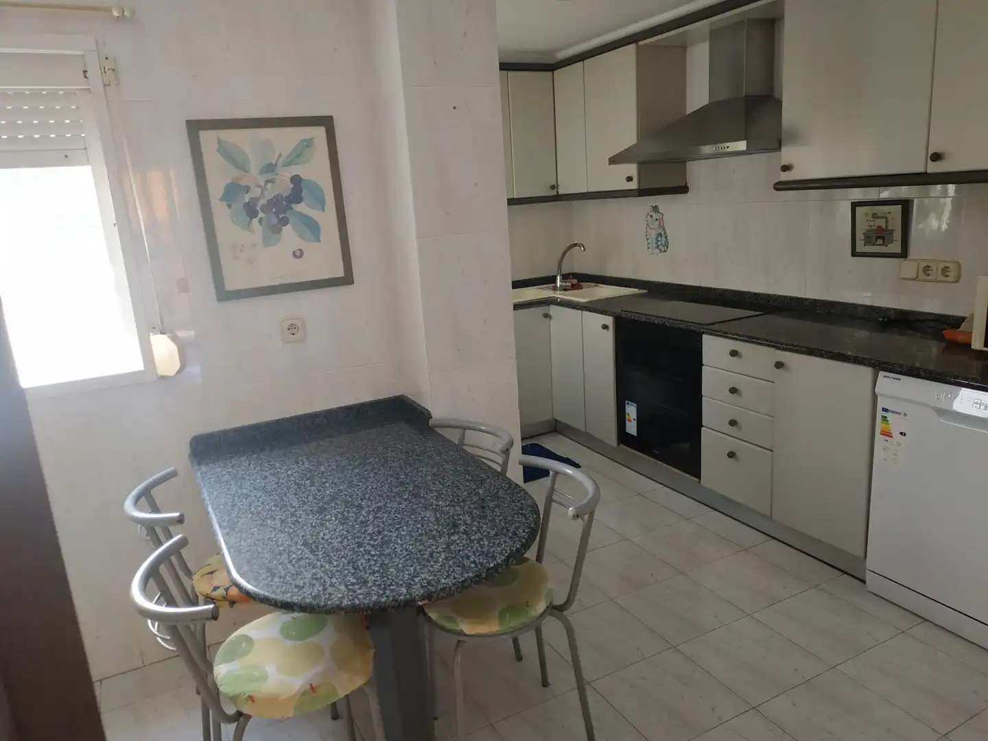 Cocina de Piso de alquiler en Valencia con Amueblado, Horno y Lavadora
