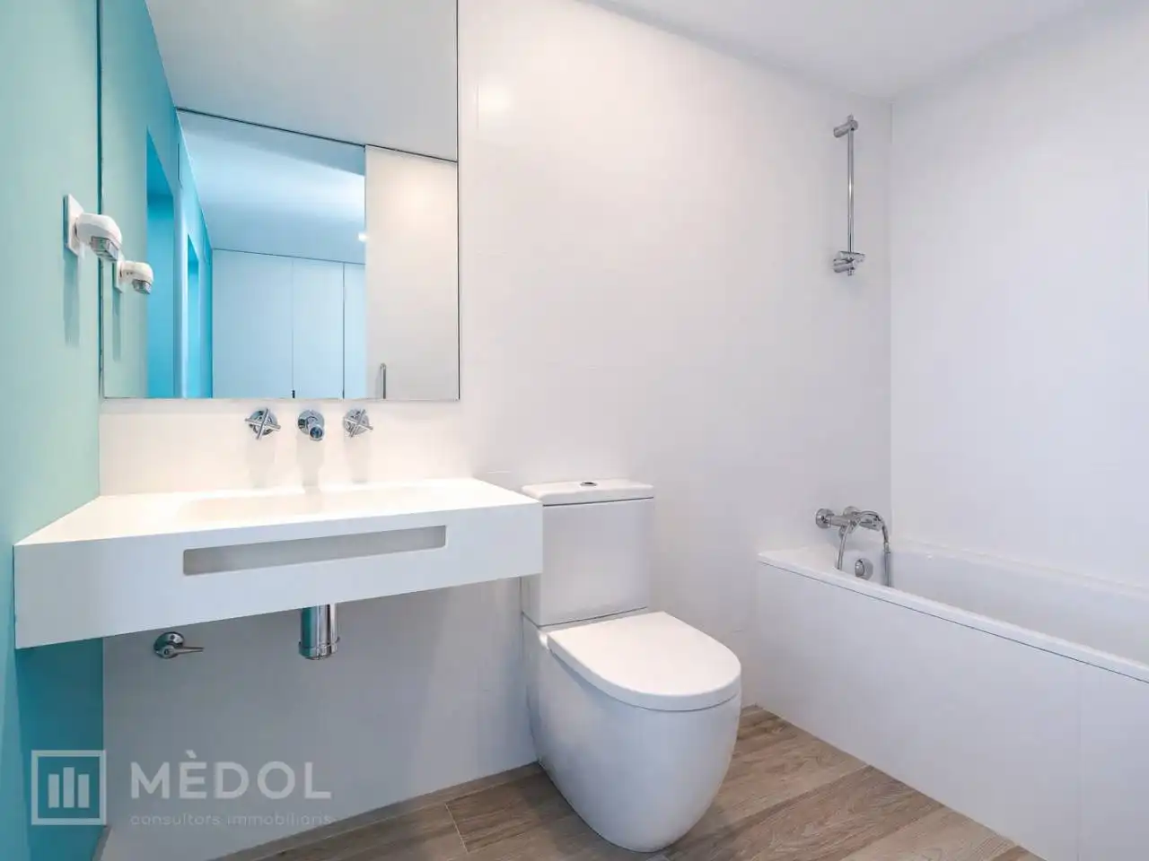 Baño de Casa adosada en venta en Tarragona con Aire acondicionado, Calefacción y Jardín privado