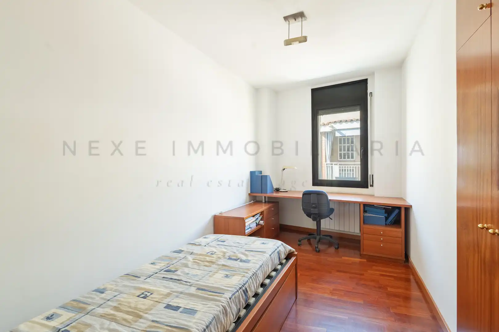 Habitación de Casa adosada en venta en Sabadell con Aire acondicionado, Calefacción y Parquet