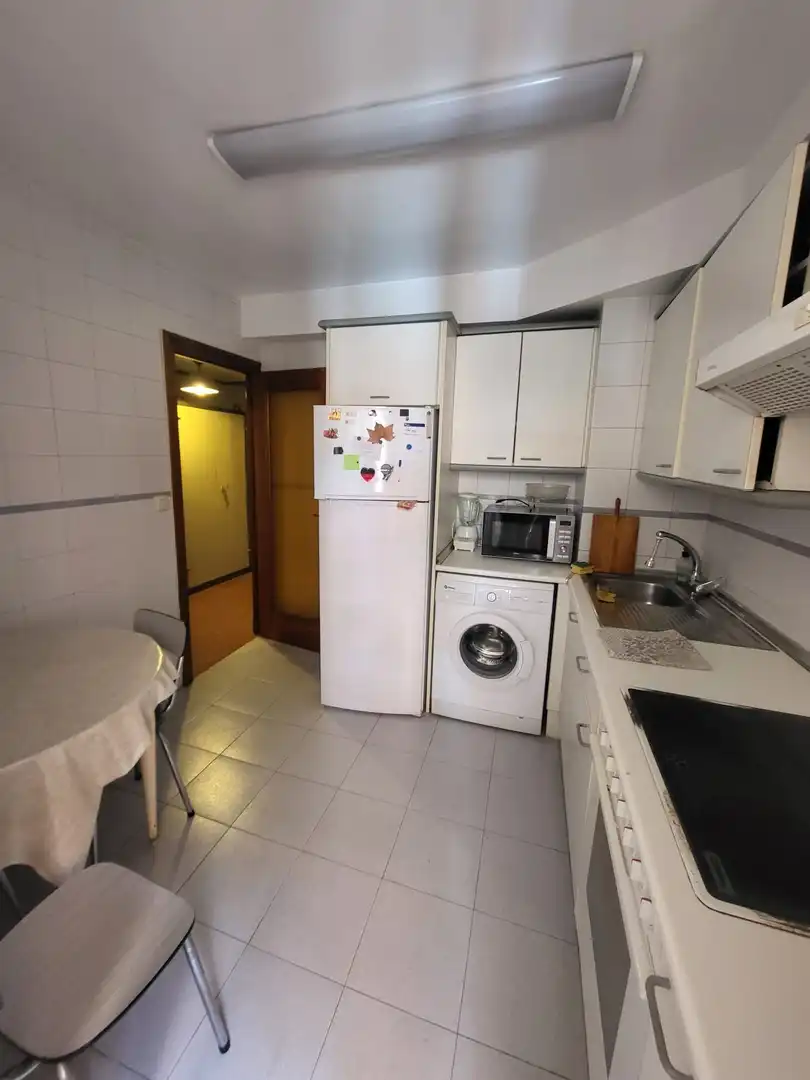 Kitchen of Flat for sale in Zaragoza  with Heating, Terrace and Storage room