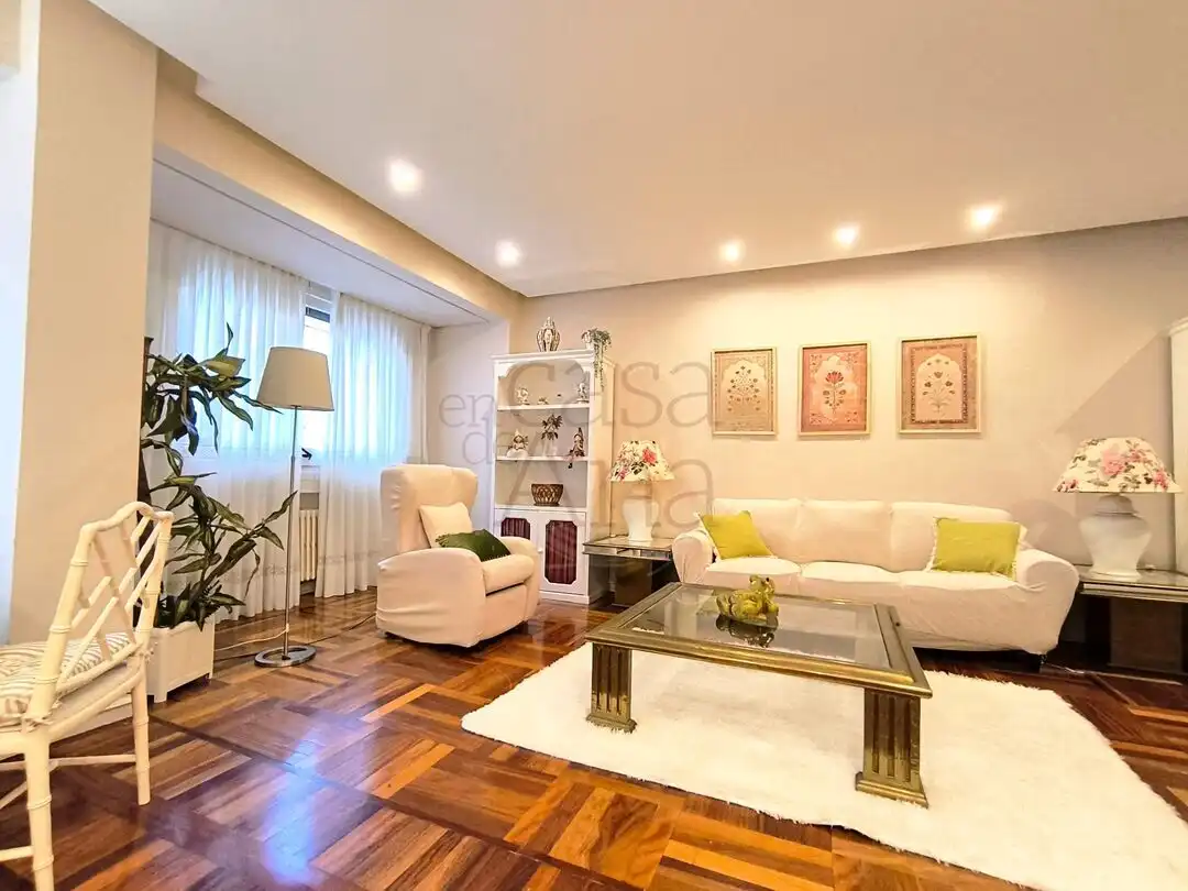 Sala de estar de Piso de alquiler en Bilbao  con Calefacción