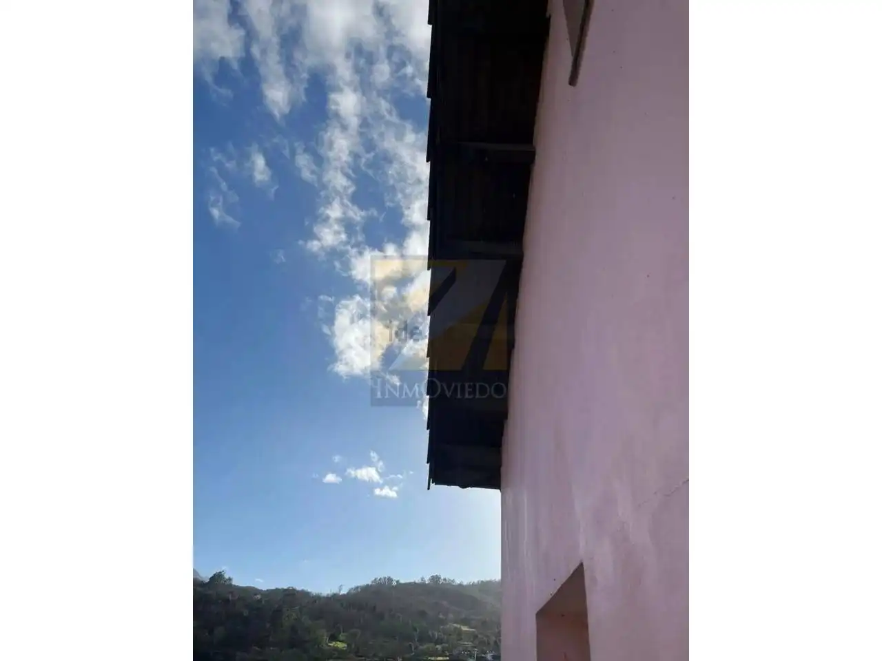 Vista exterior de Casa o xalet en venda en Oviedo  amb Terrassa