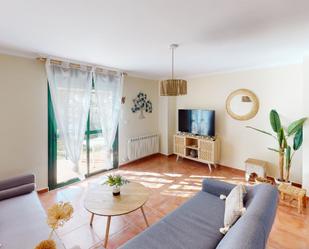 Sala d'estar de Casa adosada en venda en Jimena amb Aire condicionat i Piscina