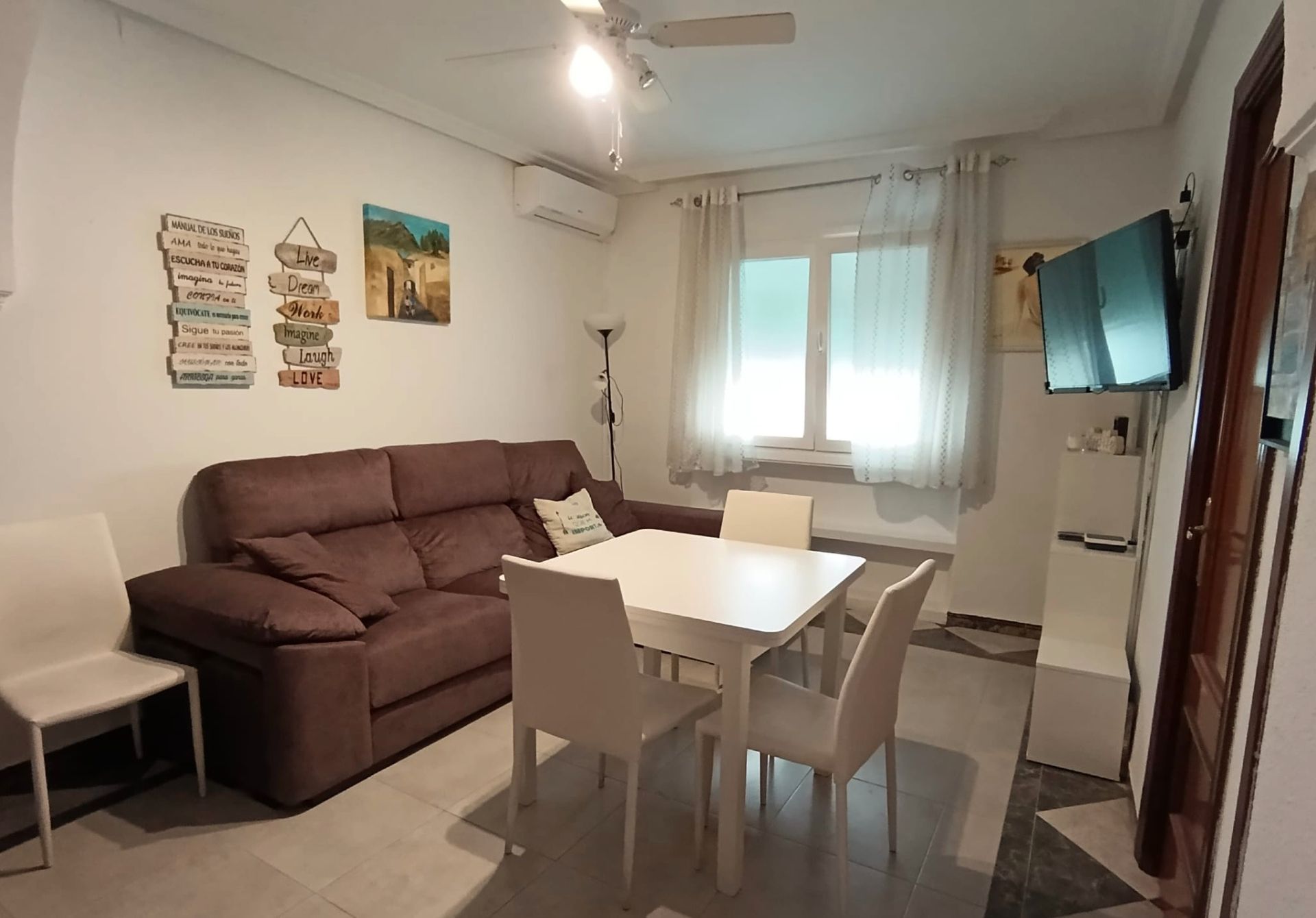 Sala d'estar de Pis en venda en Úbeda amb Aire condicionat