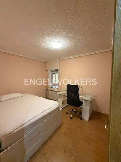 Bedroom of Flat for rent in Madrid  with Heating, Parquet flooring and Furnished