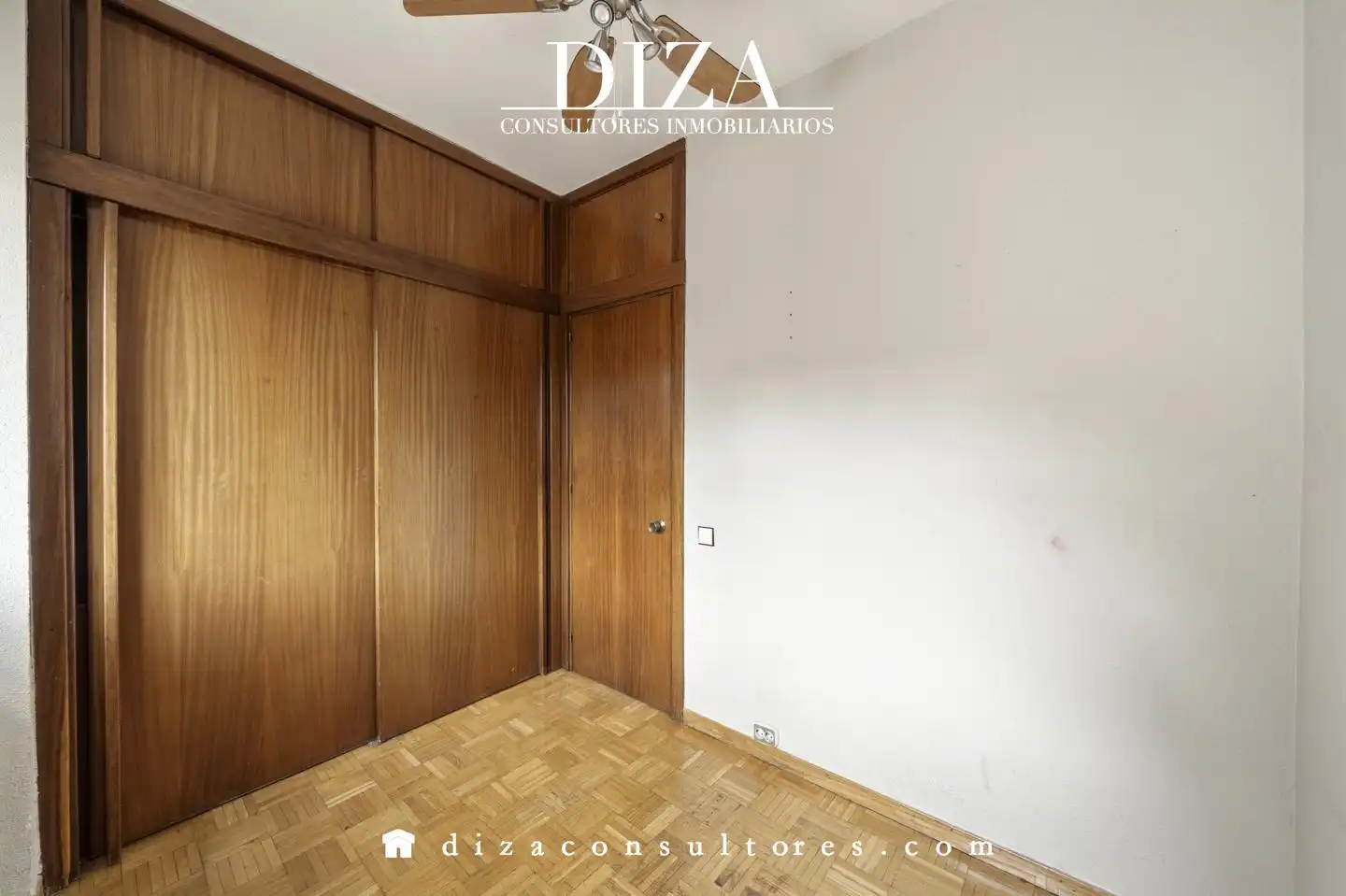 Bedroom of Flat for sale in Madrid  with Air Conditioner, Heating and Terrace