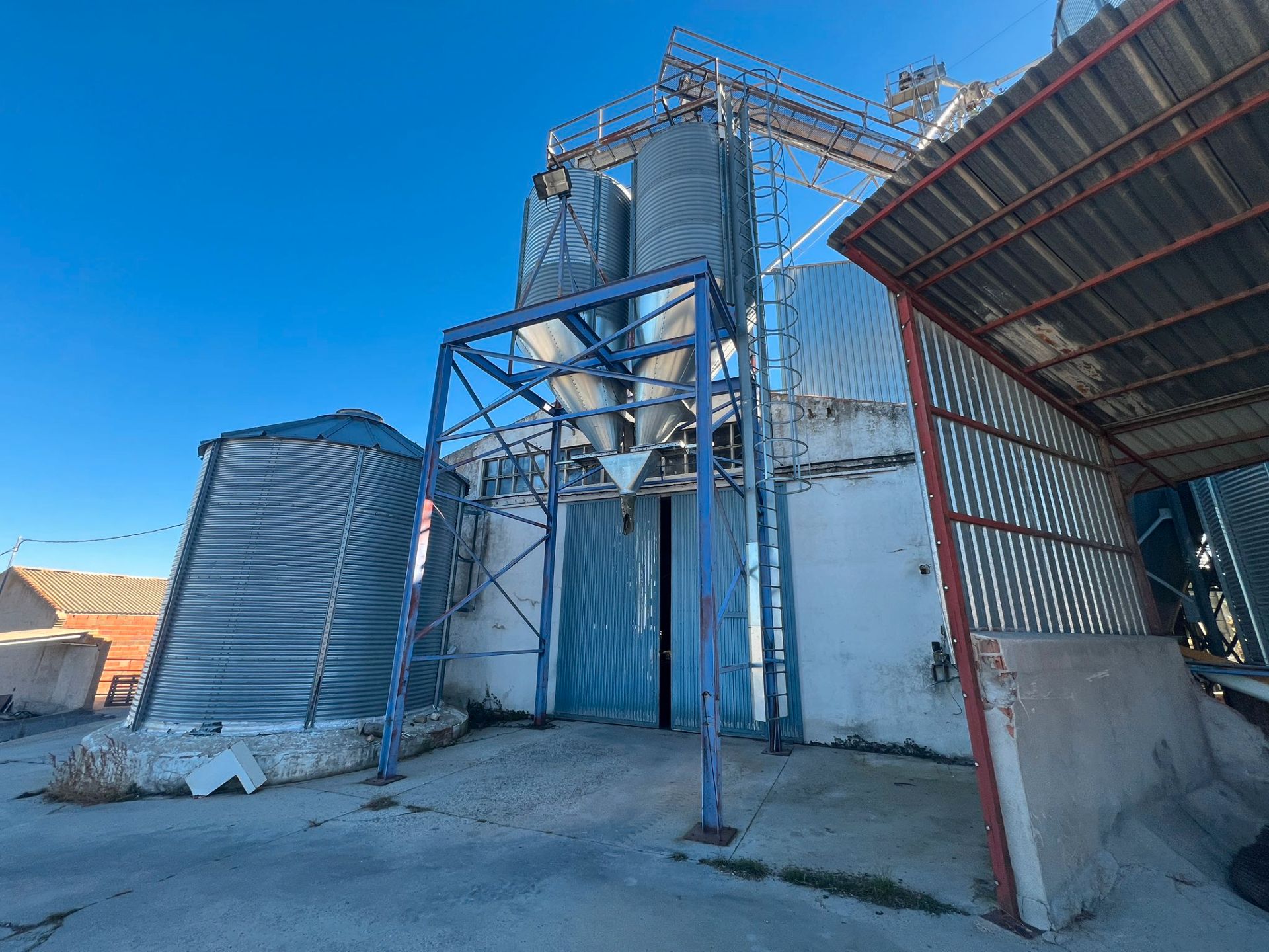 Vista exterior de Nau industrial en venda en Chamartín (Ávila)