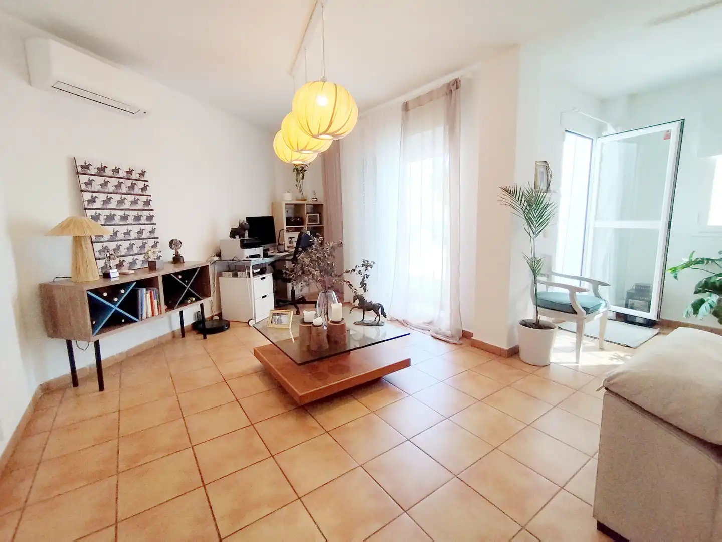 Sala de estar de Dúplex en venta en Vélez-Málaga con Aire acondicionado, Terraza y Trastero