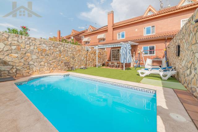 Casa-chalet en Venta en Avenida Pilar Miró en Centro