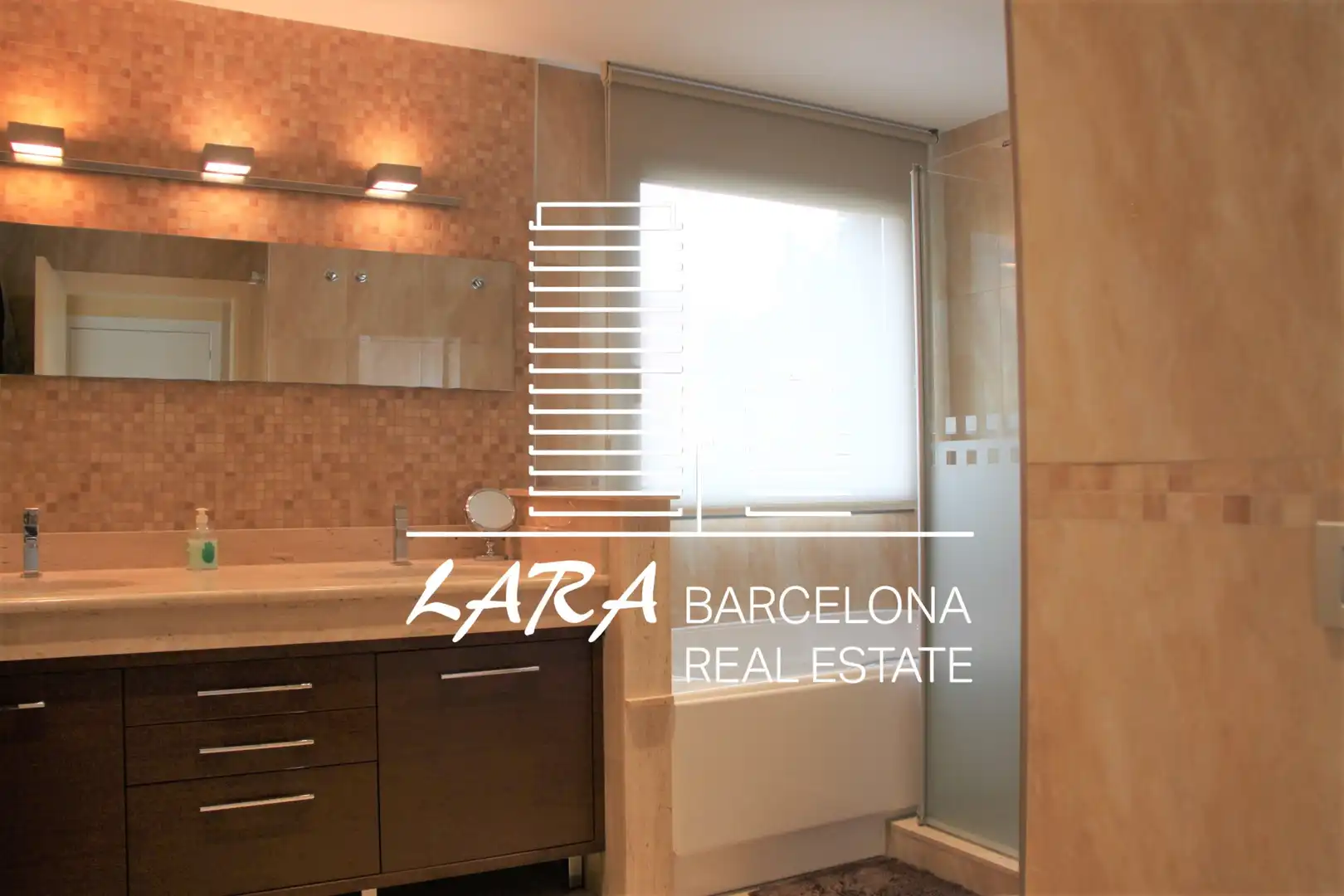 Habitación de Casa o chalet en venta en Viladecans con Aire acondicionado, Calefacción y Jardín privado